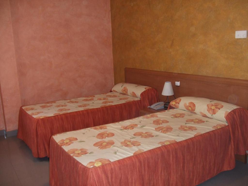 Hotel Vadorrey Roa Ngoại thất bức ảnh